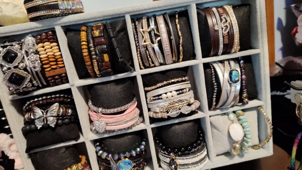 Bracelet Stack Pull